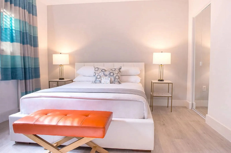 Waterside Hotel and Suites