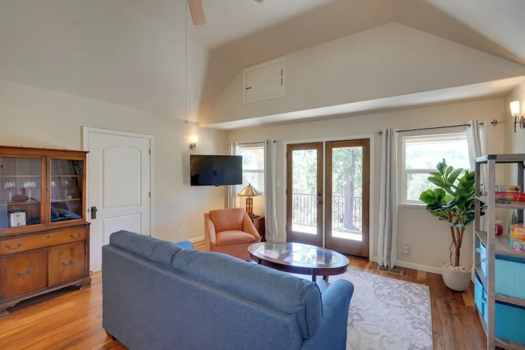 2 Bedrooms Cottage