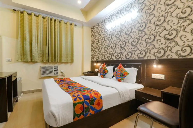 Fabhotel Divine