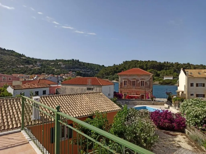 3 Bedrooms Cottage