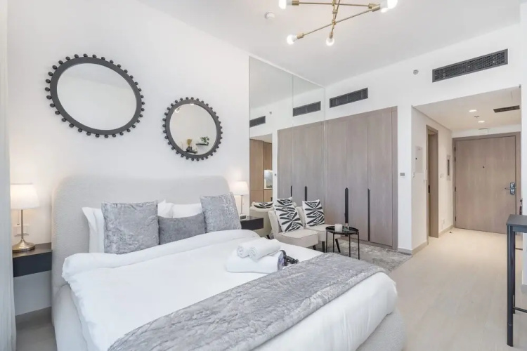 Charismatic Studio in Laya Heights Perfect for 2