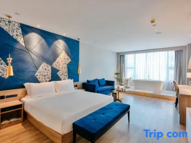 Premium Double Suite with city view