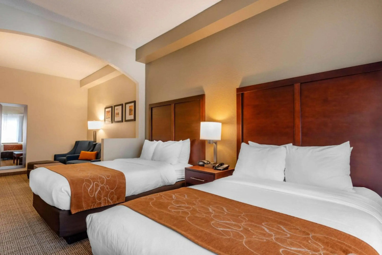 Comfort Suites Downtown