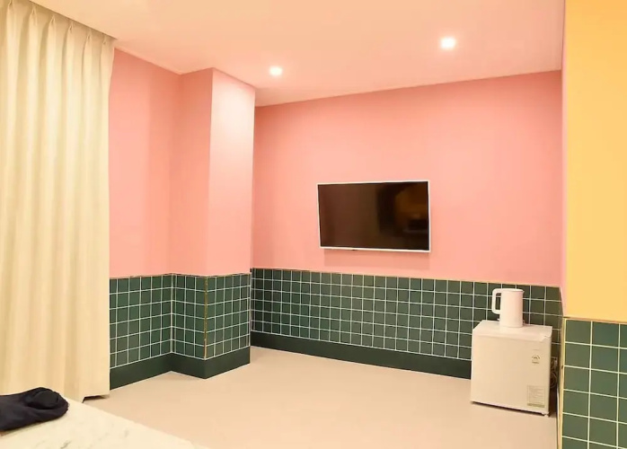Unknown Hotel