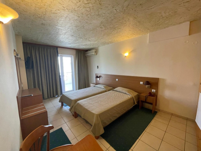 Hotel Flisvos