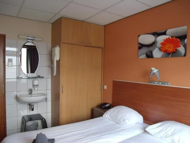 Economy Twin room