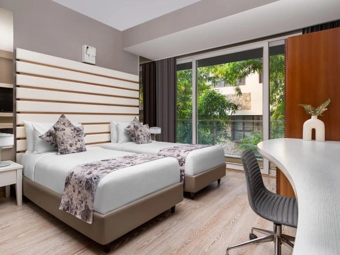 Deluxe Twin room with balcony