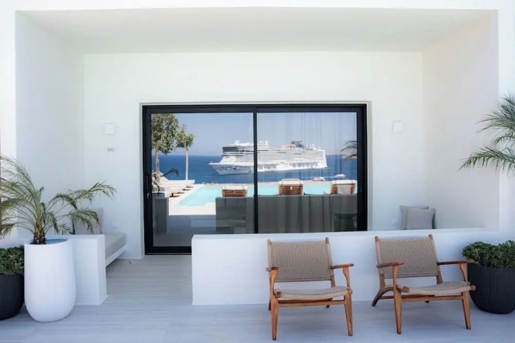 Luxury Suite