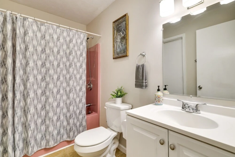 4 Bedrooms Cottage