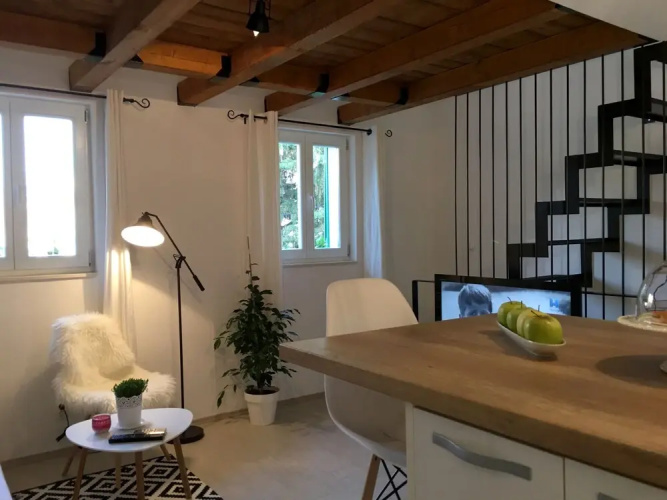 Rooms and apartments Paese