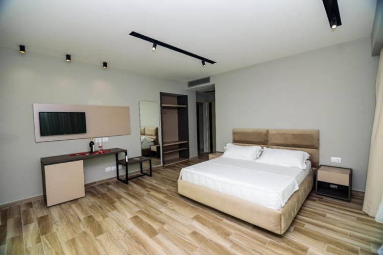 Deluxe Suite
