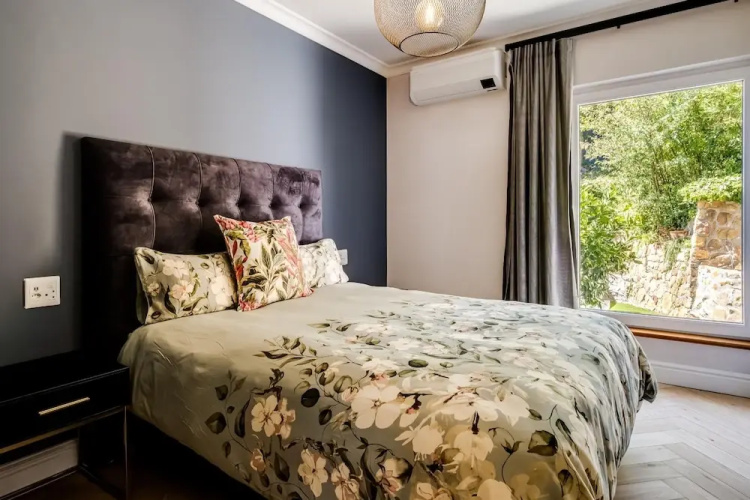 Camps Bay Villa w Pool Gym Studio Aqua Terra