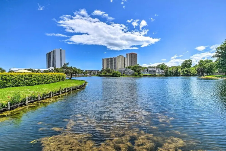 Private Deck & Pool Access: Myrtle Beach Getaway!