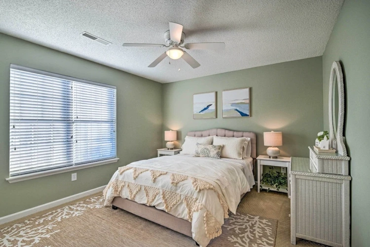 3 Bedrooms Apartment