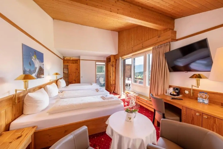 Standard Triple room with mountain view
