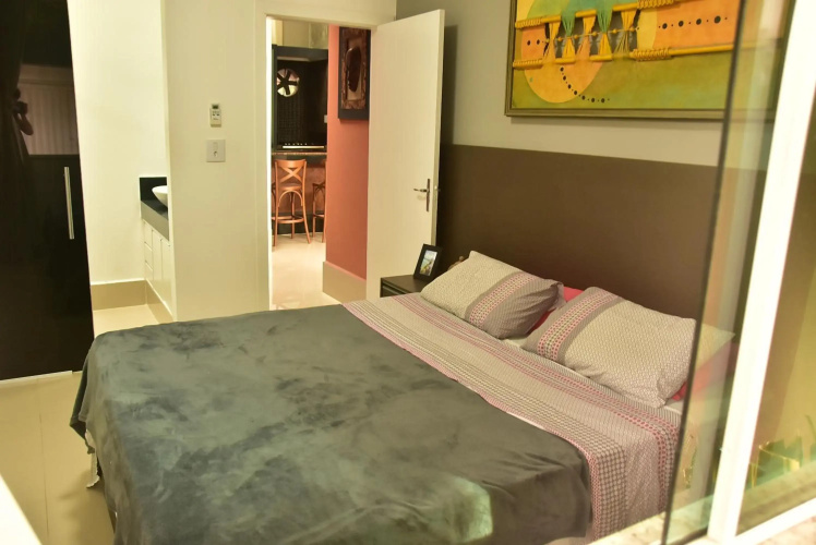 Lindas casas com piscina poucos metros do mar para 18 pessoas