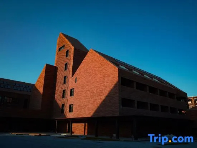 Tangshan Hotel