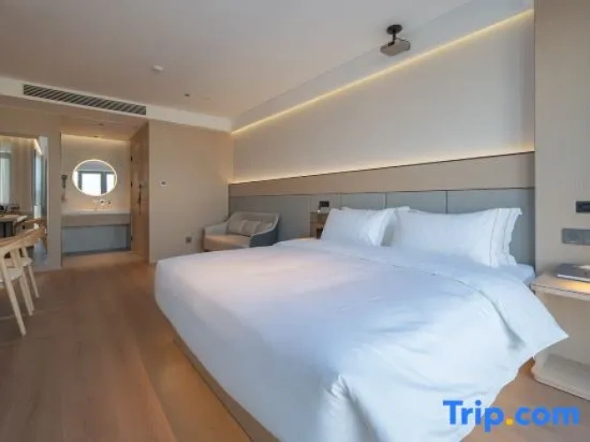 Standard Double room with city view