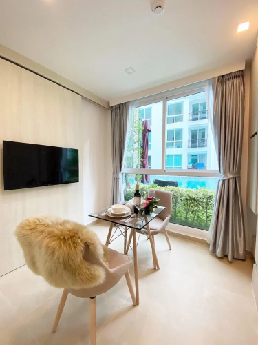 Modern 1 Bedroom Condo D418