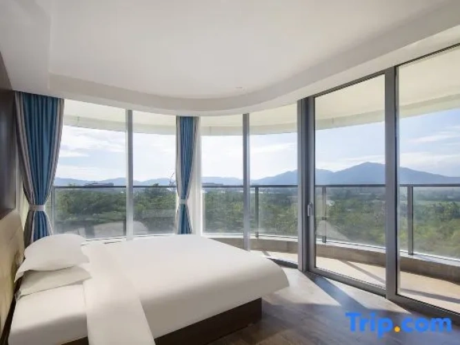 1 Bedroom Suite with garden view