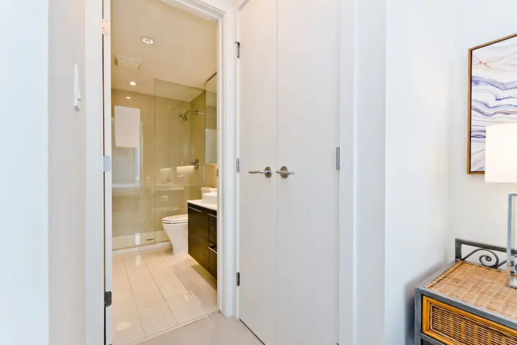 Suite Digs Mark on 10th