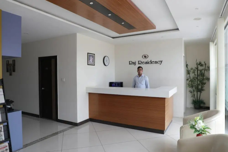 Hotel Raj Residency