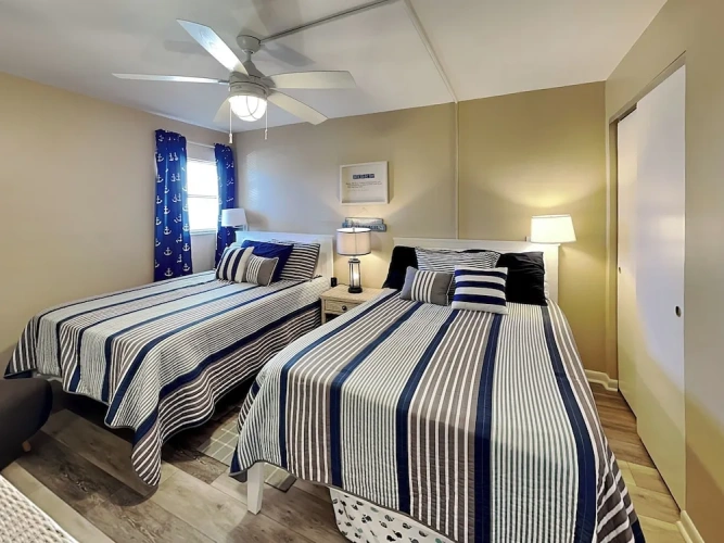 Standard room with balcony and with ocean view