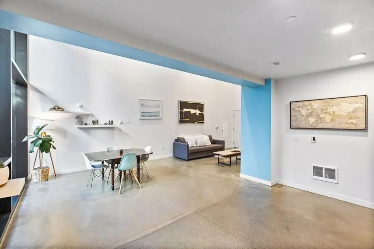 Open Loft in Redmond Core - 92 Walkscore