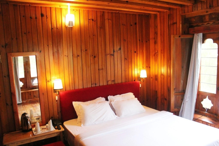 Pinewood Experiential stay and Hideouts