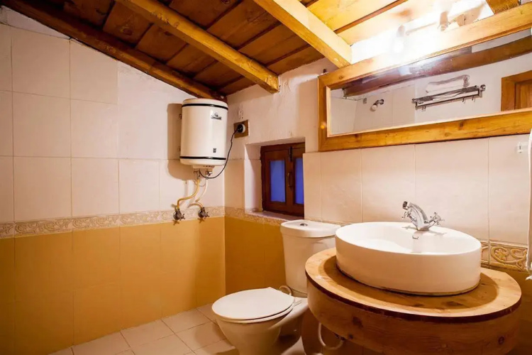 Chevron Eco Lodge