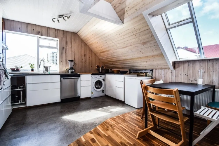 2 Bedrooms Apartment