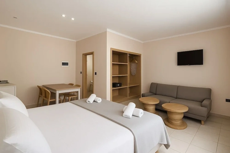 Deluxe Quadruple room