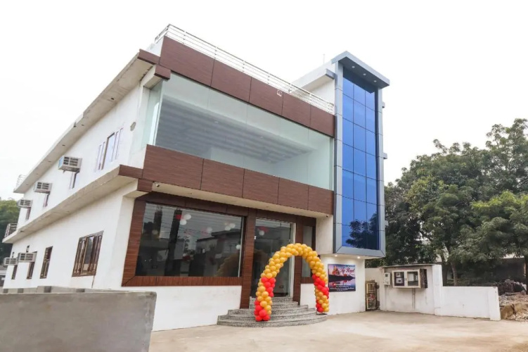 Taj Royal by OYO Rooms