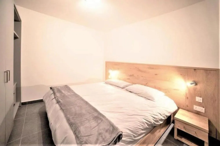 Isky Apartments
