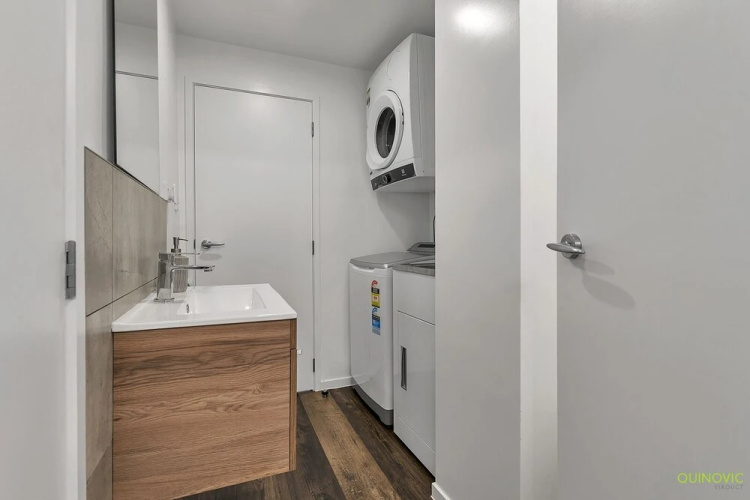 QV Modern Upscale Apartment - 1012