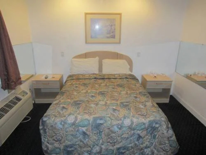 Apache Inn