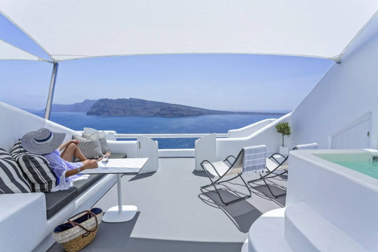 Charisma Suites