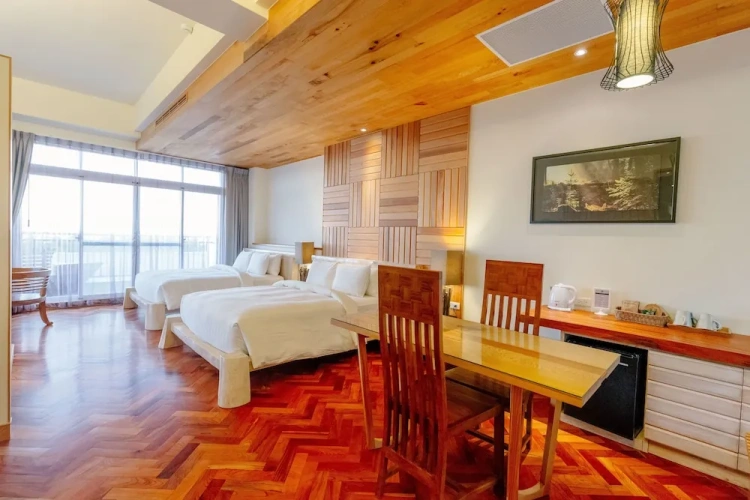 Deluxe Quadruple room with sea view