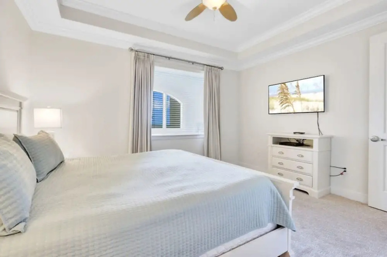 Beachfront Escape Sleeps 10 Incredible Views