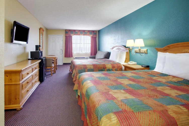 Standard Quadruple room