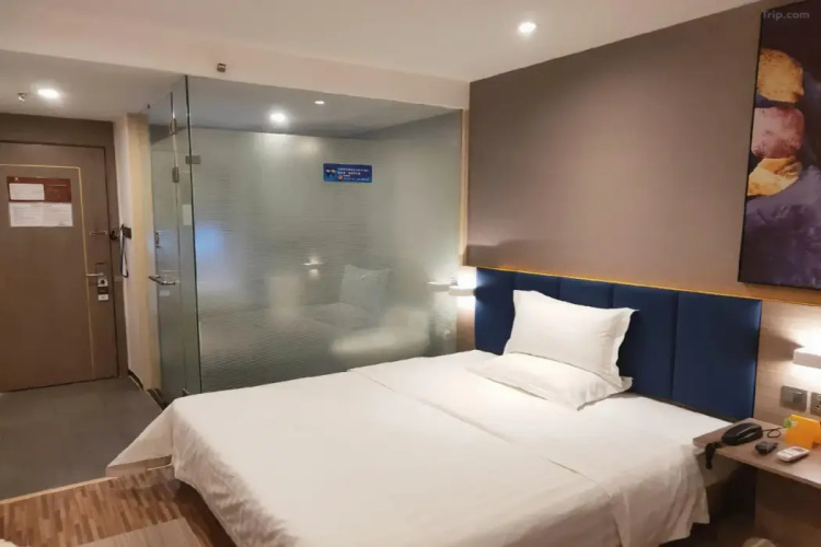 Premium Hotel (Beijing Madian Bridge Subway Station)