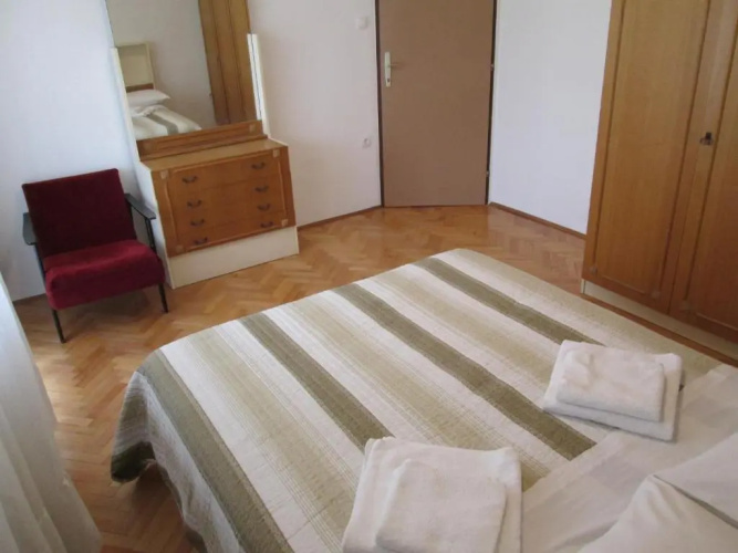 Velin Apartment