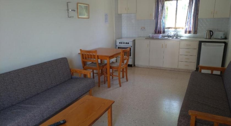 Constantaras Apartments
