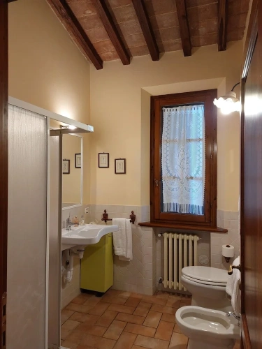 2 Bedrooms Comfort room