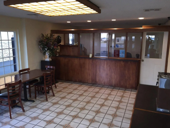 Ontario Inn & Suites