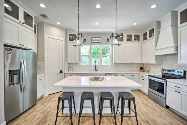4 Bedrooms Cottage