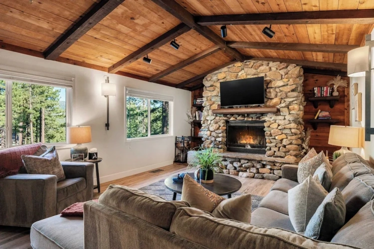 4 Bedrooms Cottage
