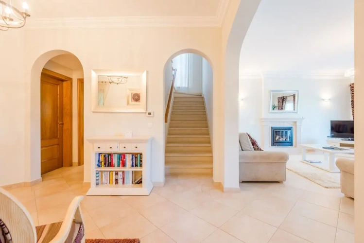4 Bedrooms Villa with golf view