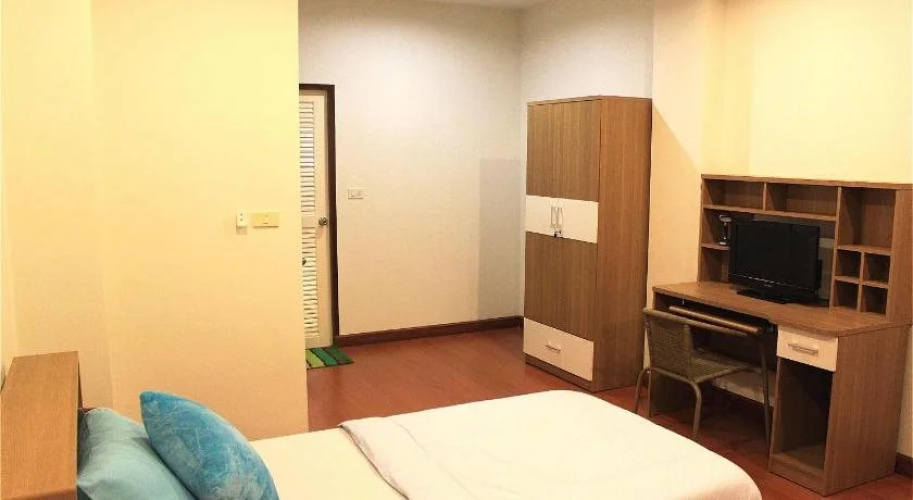 Ananas Phuket Central Hostel - Adults Only