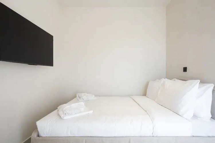 LIV - Modern Studio Apartment S8-3c